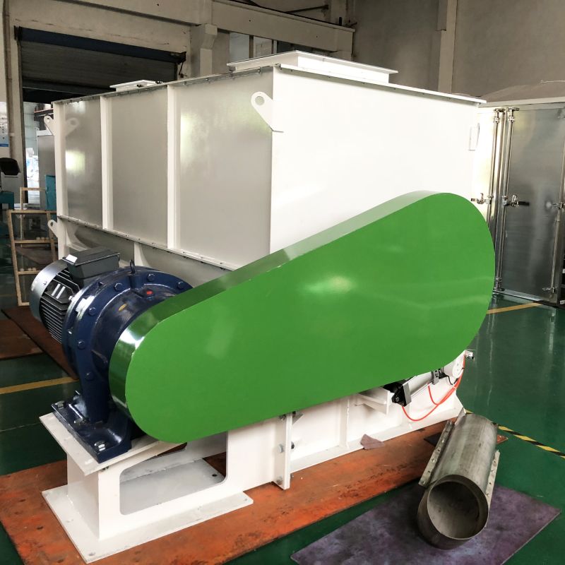 Characteristics of fertilizer mixing machine